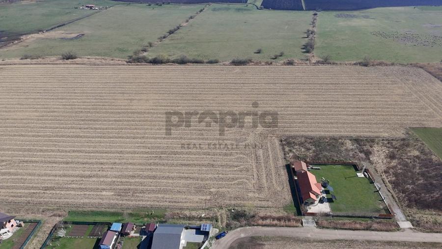 Teren agricol extravilan de 6400 mp, în Sânpetru
