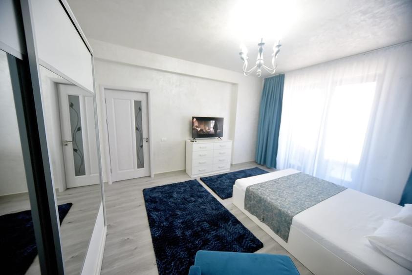 Apartament cu 3 camere decomandat, mobilat în Faleza Nord