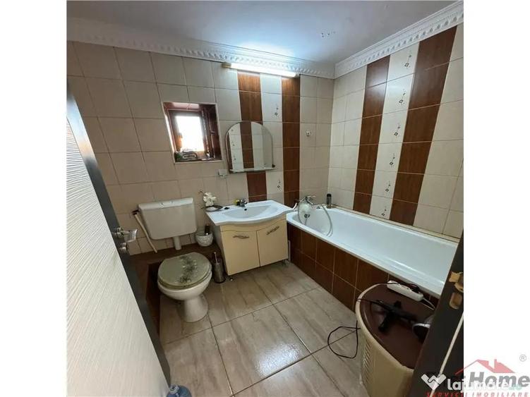 Apartament cu 4 camere decomandat în Obor