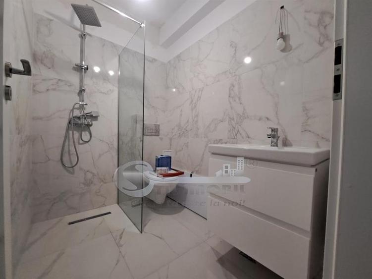 Apartament cu 2 camere semidecomandat în Aeroport