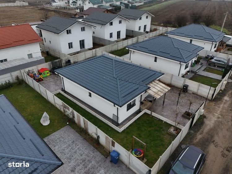 Casă cu 3 camere cu Piscina în Vârteju