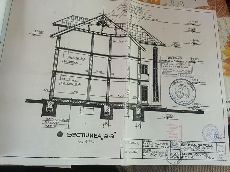 Casă cu 4 camere în Păulești