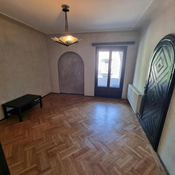 Apartament cu 3 camere în Cotroceni