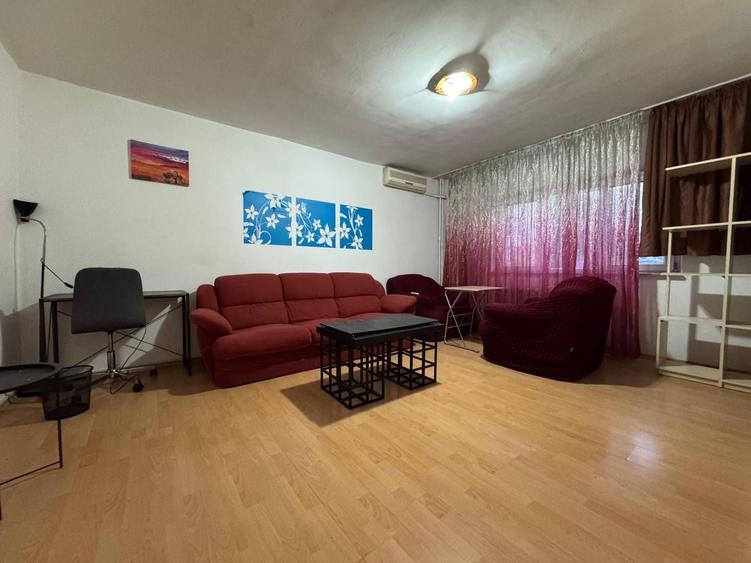 Apartament cu 3 camere decomandat în Nerva Traian