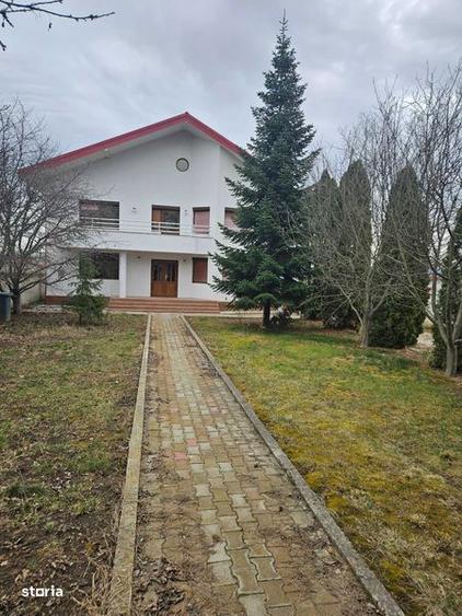 Casă cu 4 camere cu Teren 410 Mp în Hemeiuș
