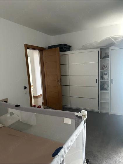 Apartament cu 3 camere decomandat în Crețuleasca