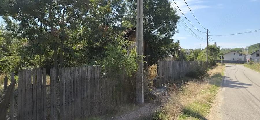 Vand doua loturi teren intravialn, Mosoaia, Hintesti, in suprafata de 800 si 1600 mp cu utilitati - 13
