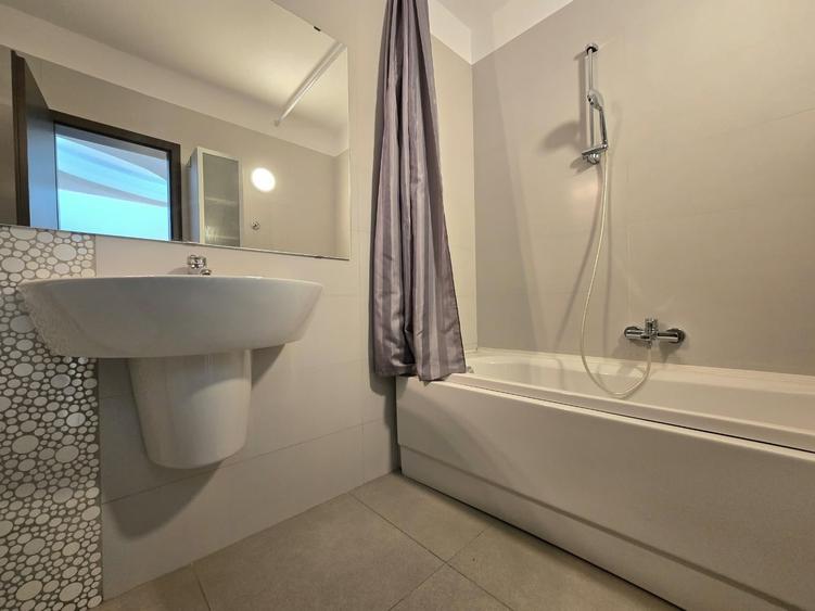 Apartament cu 5 camere în Nordului