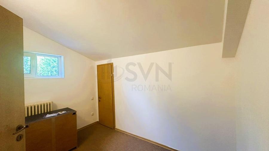 Apartament cu 5 camere decomandat în Primăverii