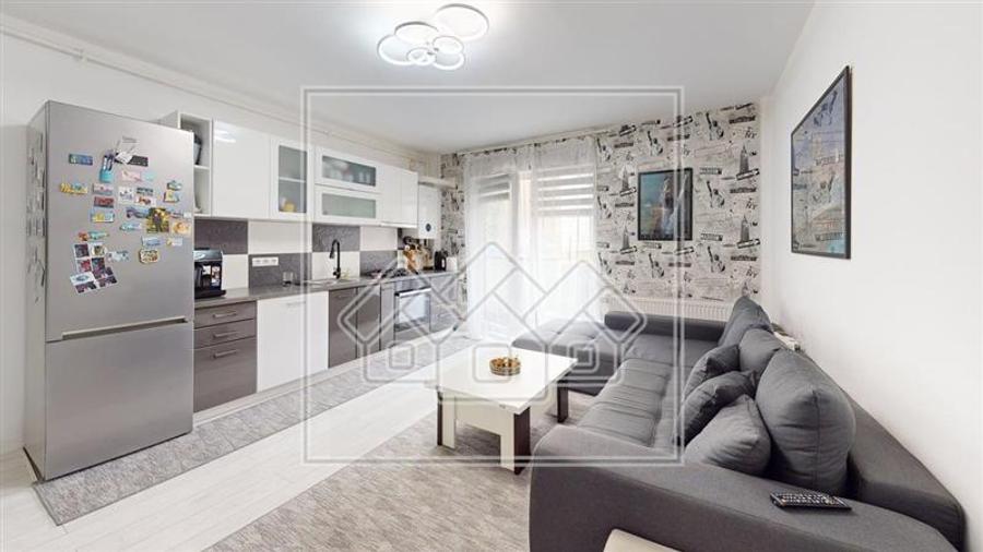 Apartament cu 3 camere decomandat în Turnișor