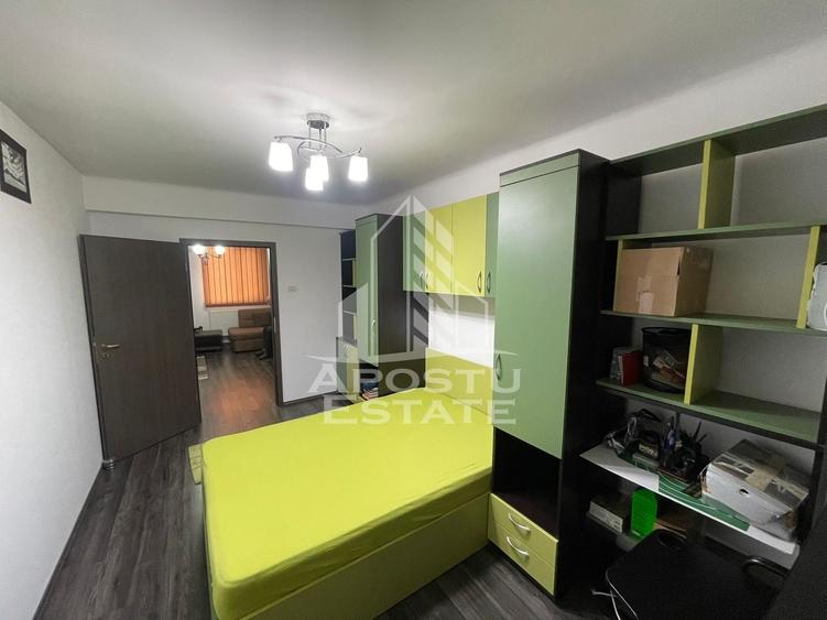 Apartament cu 2 camere semidecomandat, mobilat în Dâmbovița