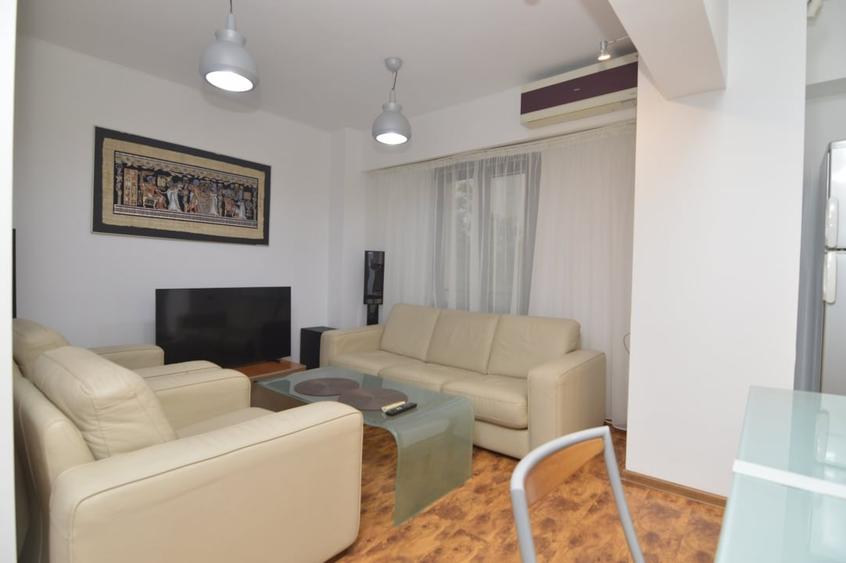 Apartament cu 3 camere decomandat, mobilat în Unirii