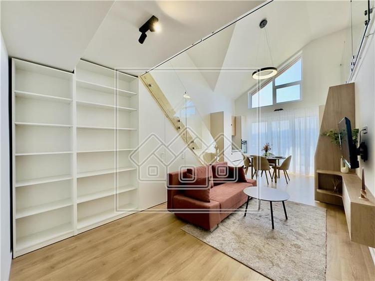 Penthouse cu 3 camere semidecomandat, mobilat în Exterior Vest
