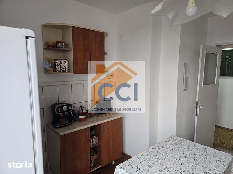 Apartament cu 3 camere decomandat în Răcăciuni