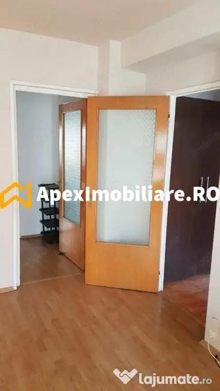 Garsonieră semidecomandată în Decebal