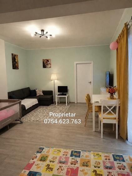 Apartament cu 3 camere semidecomandat în Titan