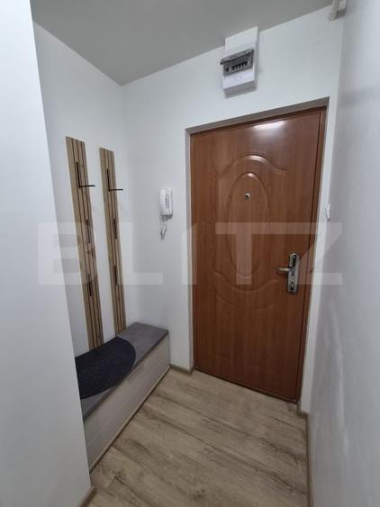 Garsonieră decomandată, mobilată în Micro 1