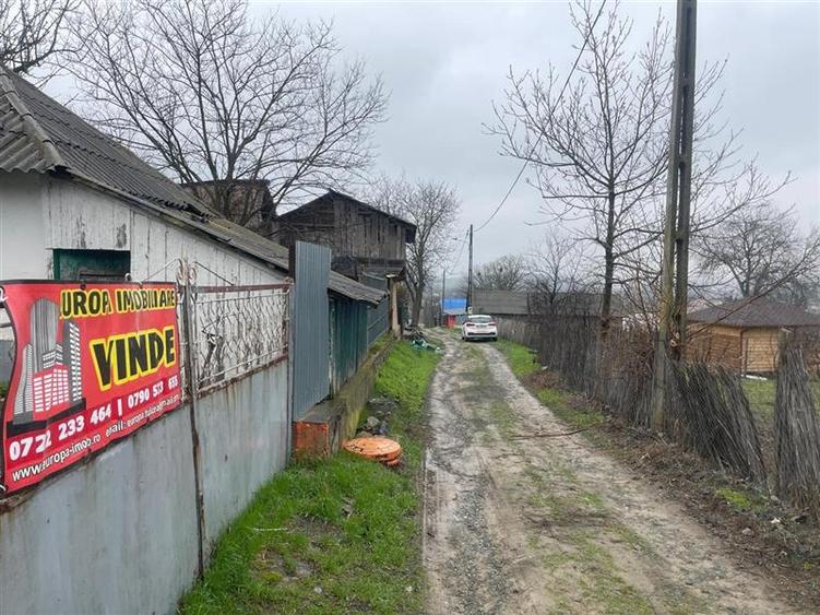Teren Construcții intravilan de 2200 mp, în Parcheș