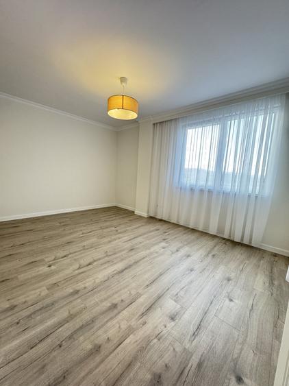 Apartament cu 4 camere semidecomandat, mobilat în Florești