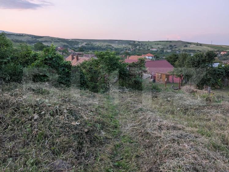 Casă individuală cu 2 camere cu Teren 2111 Mp în Săndulești