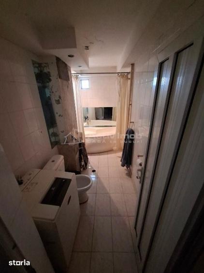 Apartament cu 4 camere decomandat în Ostroveni