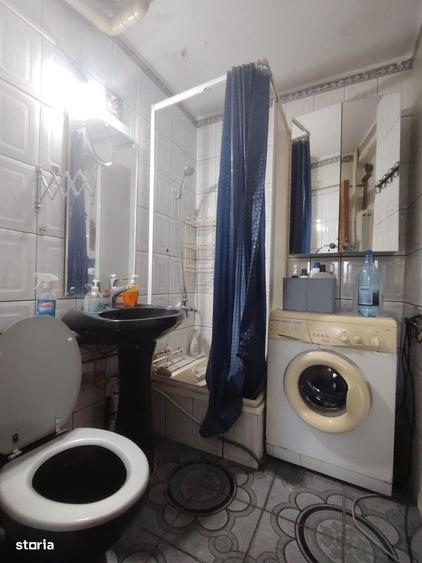 Apartament cu 3 camere decomandat în Aleea Trandafirilor