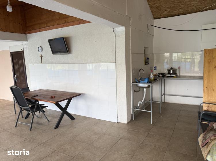 Casă cu 6 camere cu Teren 1500 Mp în Girov