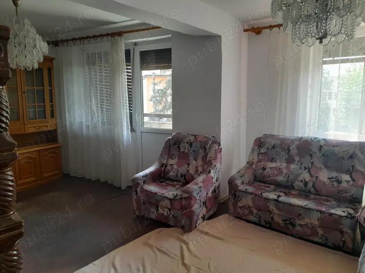 Apartament cu 3 camere decomandat în Aleșd