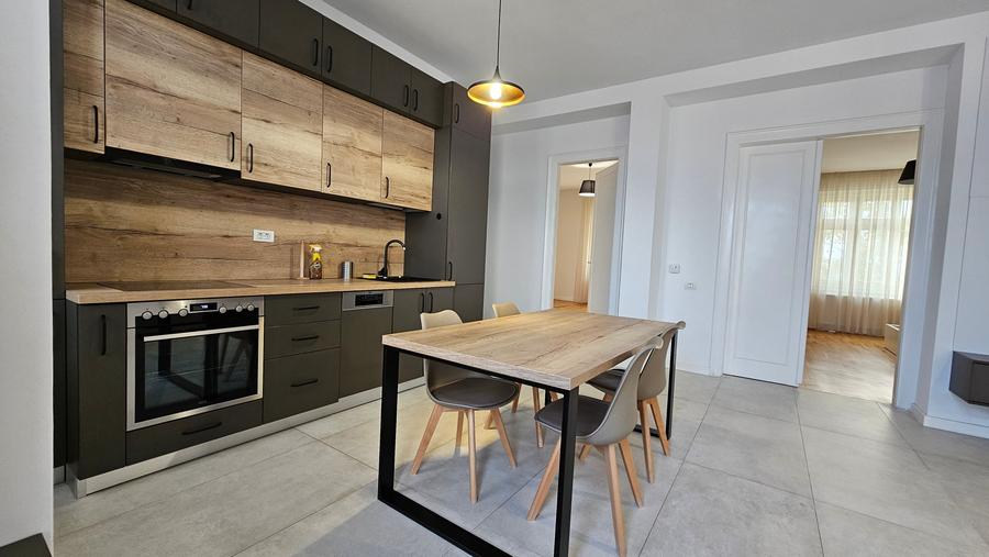 Apartament cu 3 camere în Central