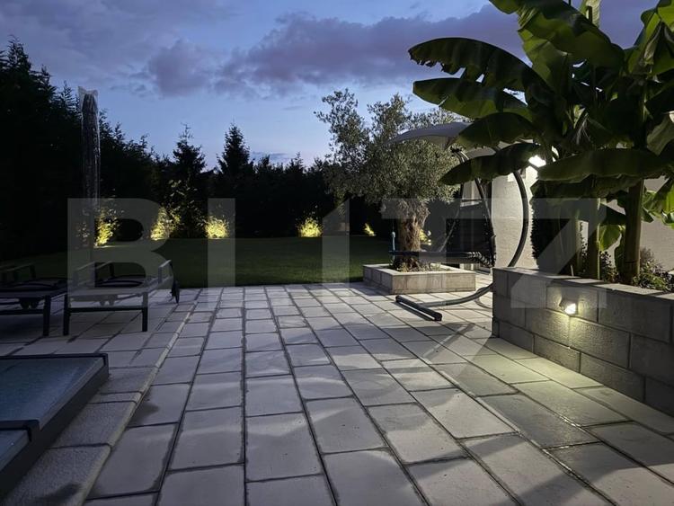 Casă individuală cu 6 camere cu Piscina în Lunei