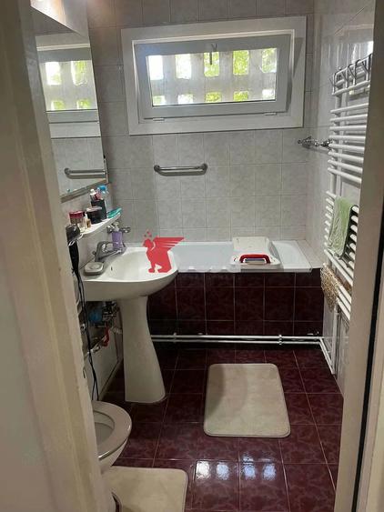 Apartament cu 3 camere semidecomandat în Olimpia-Stadion