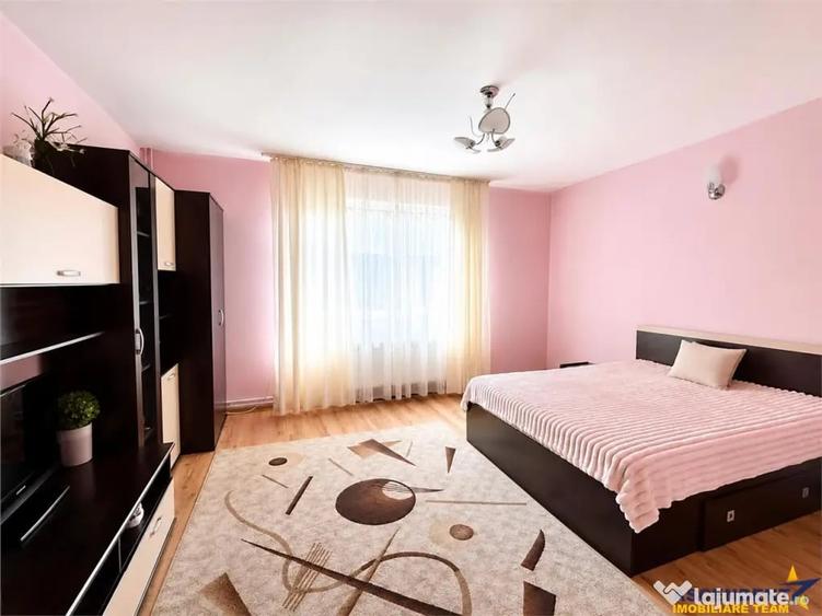 Casă cu 6 camere cu Teren 996 Mp în Gălăoaia
