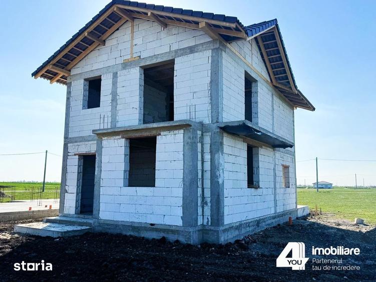 Casă cu 4 camere cu Teren 500 Mp în Zimandu Nou