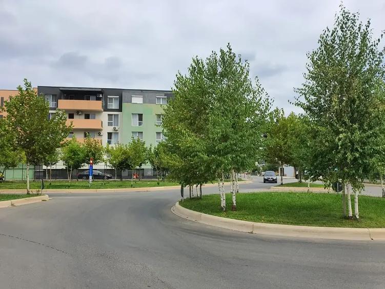 Apartament cu 5 camere semidecomandat în Titan