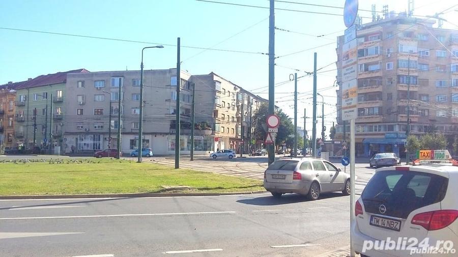 Apartament cu 3 camere semidecomandat în Bălcescu