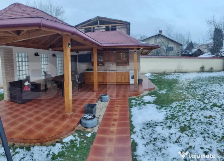 Casă cu 6 camere cu Teren 1178 Mp în Cetate