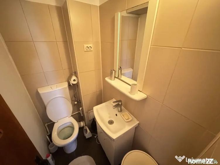 Apartament cu 3 camere decomandat în Delfinariu
