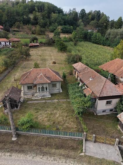 Casă cu 4 camere în Morăști
