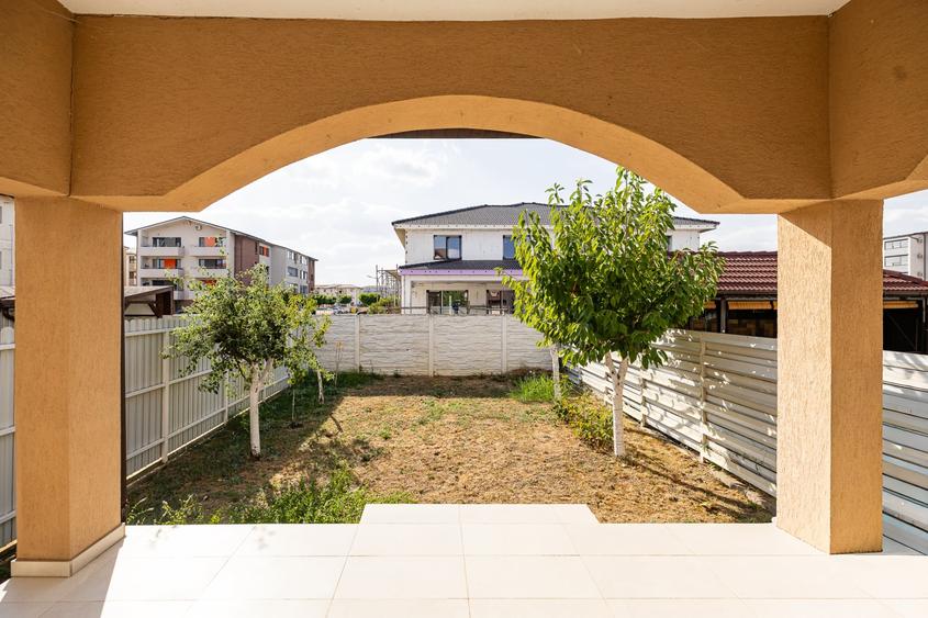 Casă cu 4 camere cu Canalizare în Giroc