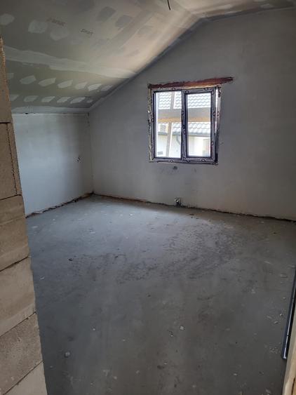 Casă individuală cu 5 camere cu Teren 200 Mp în Lumina