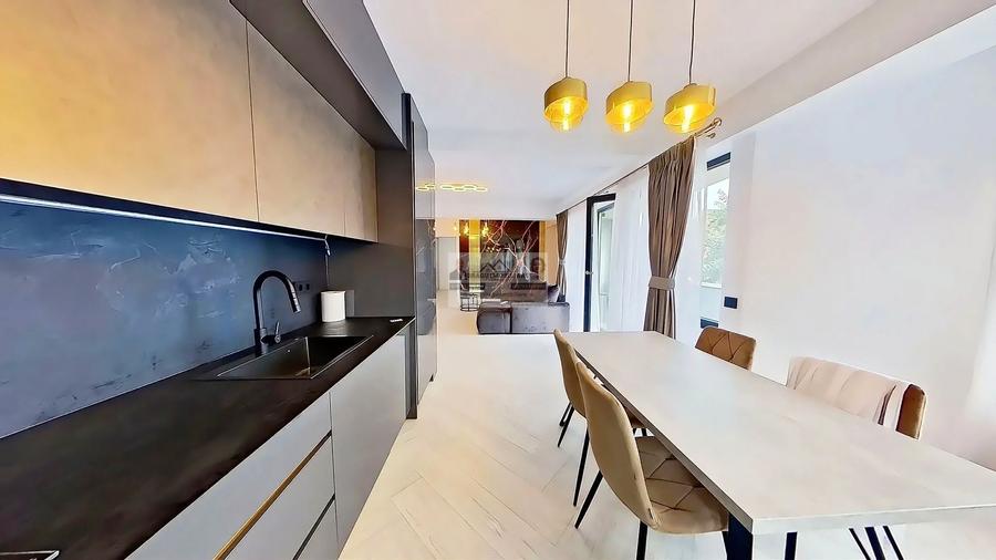 Apartament cu 3 camere decomandat în Central
