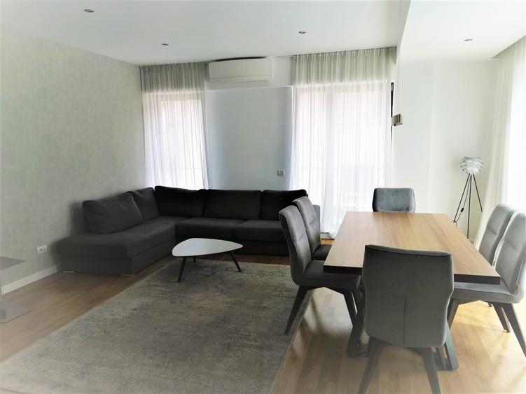 Apartament cu 3 camere decomandat în Dorobanți