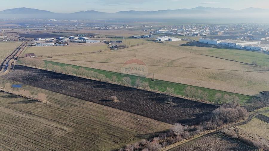 Teren agricol extravilan de 6655 mp, în Hărman