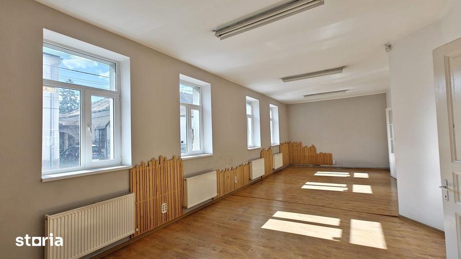 Casă cu 4 camere cu Teren 30 Mp în Gheorgheni