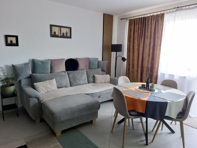 Apartament cu 2 camere decomandat în Florești
