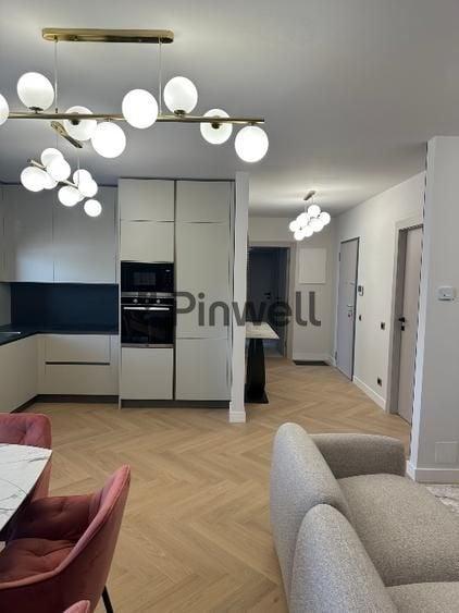 Apartament cu 3 camere decomandat, mobilat în Central
