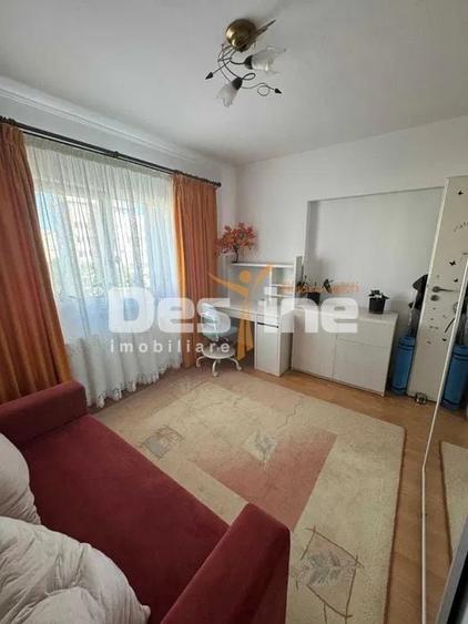Apartament cu 3 camere semidecomandat, mobilat în Drumul Taberei