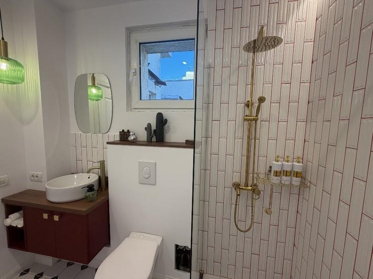 Apartament cu 3 camere, mobilat în Iancului
