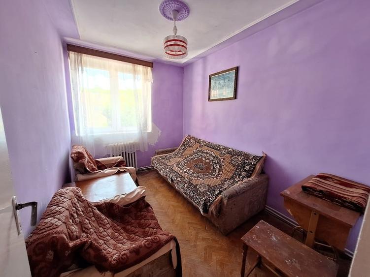 Vând apartament 3 camere și 7 dependițe, decomandat, bloc reabilitat + garaj - 5