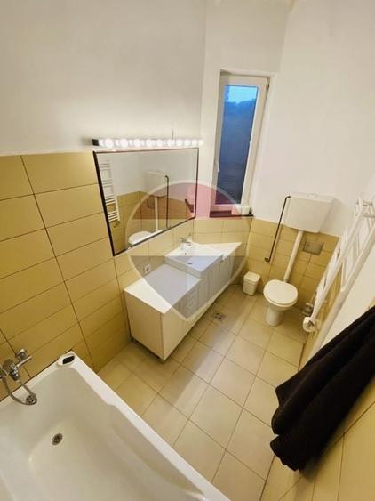 Apartament cu 2 camere semidecomandat în Central